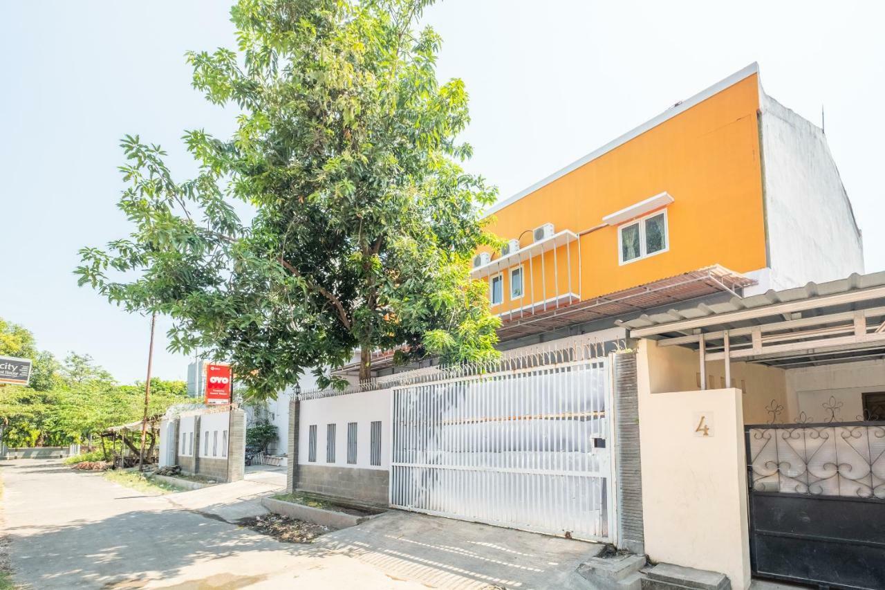 Oyo 863 Tenacity Guest House Syariah Чиребон Экстерьер фото