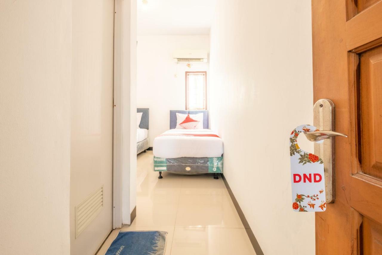 Oyo 863 Tenacity Guest House Syariah Чиребон Экстерьер фото