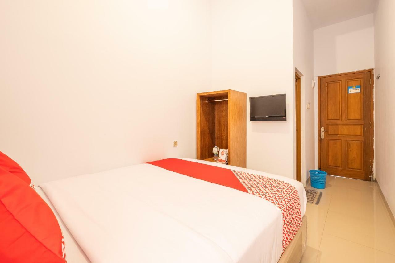 Oyo 863 Tenacity Guest House Syariah Чиребон Экстерьер фото