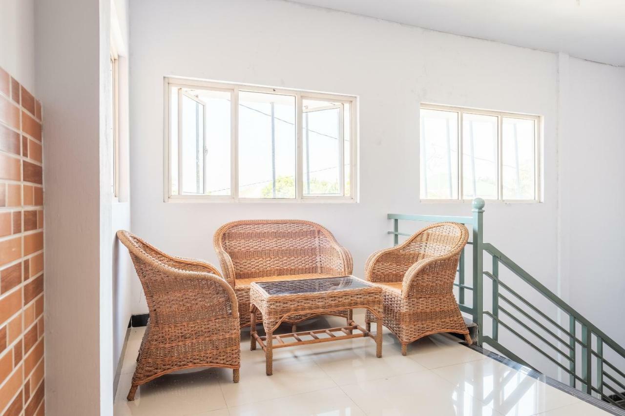 Oyo 863 Tenacity Guest House Syariah Чиребон Экстерьер фото