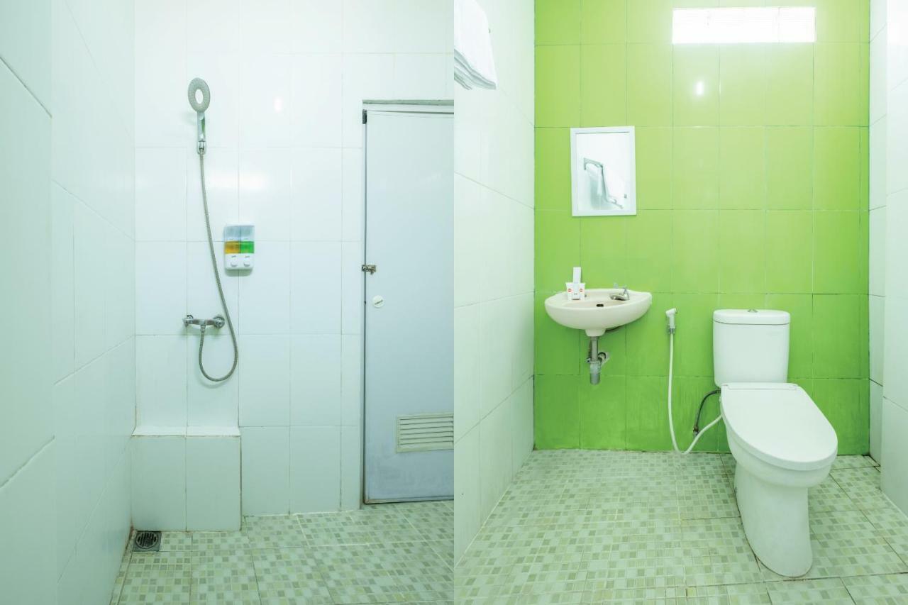 Oyo 863 Tenacity Guest House Syariah Чиребон Экстерьер фото