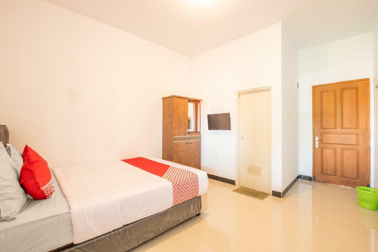 Oyo 863 Tenacity Guest House Syariah Чиребон Экстерьер фото