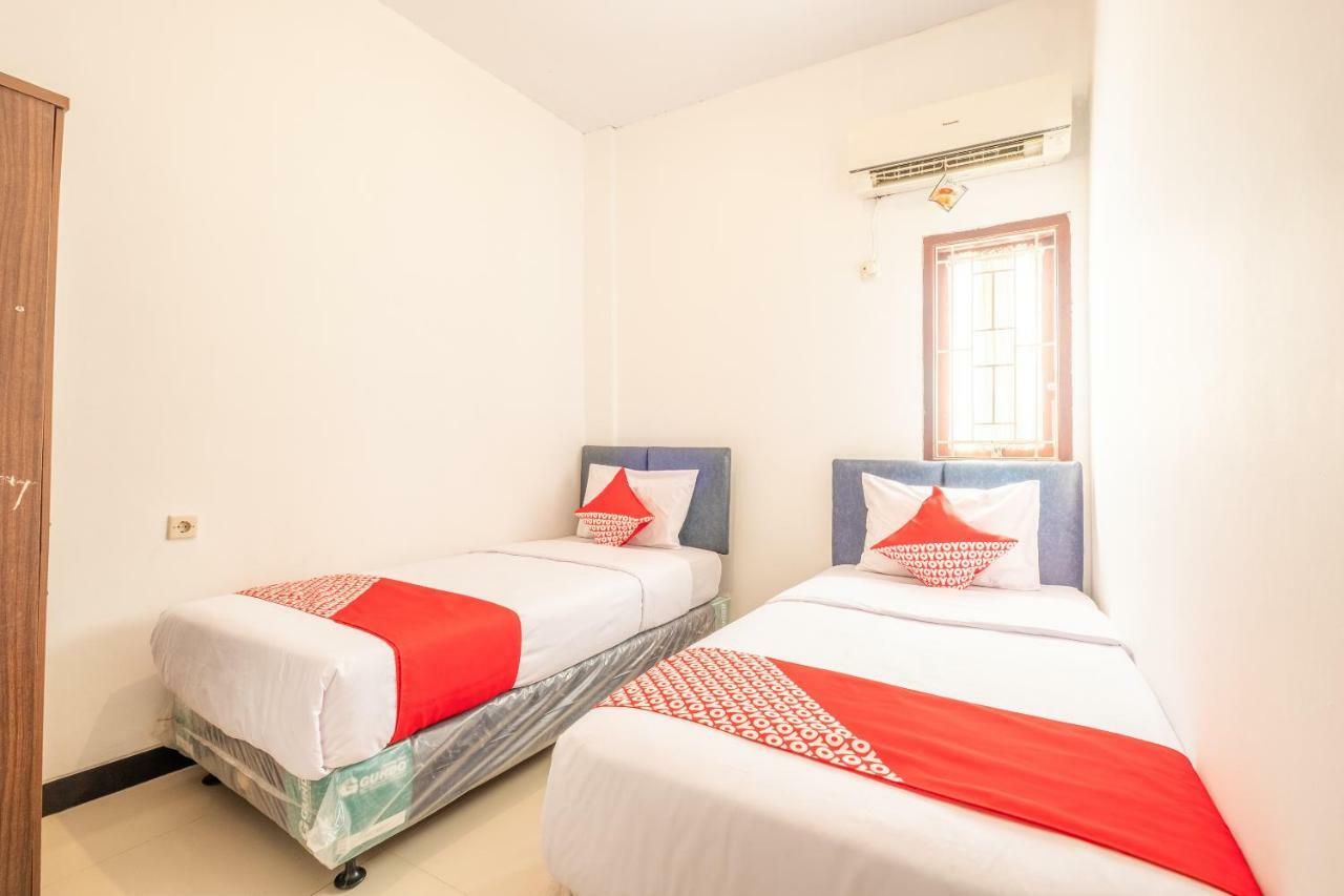 Oyo 863 Tenacity Guest House Syariah Чиребон Экстерьер фото