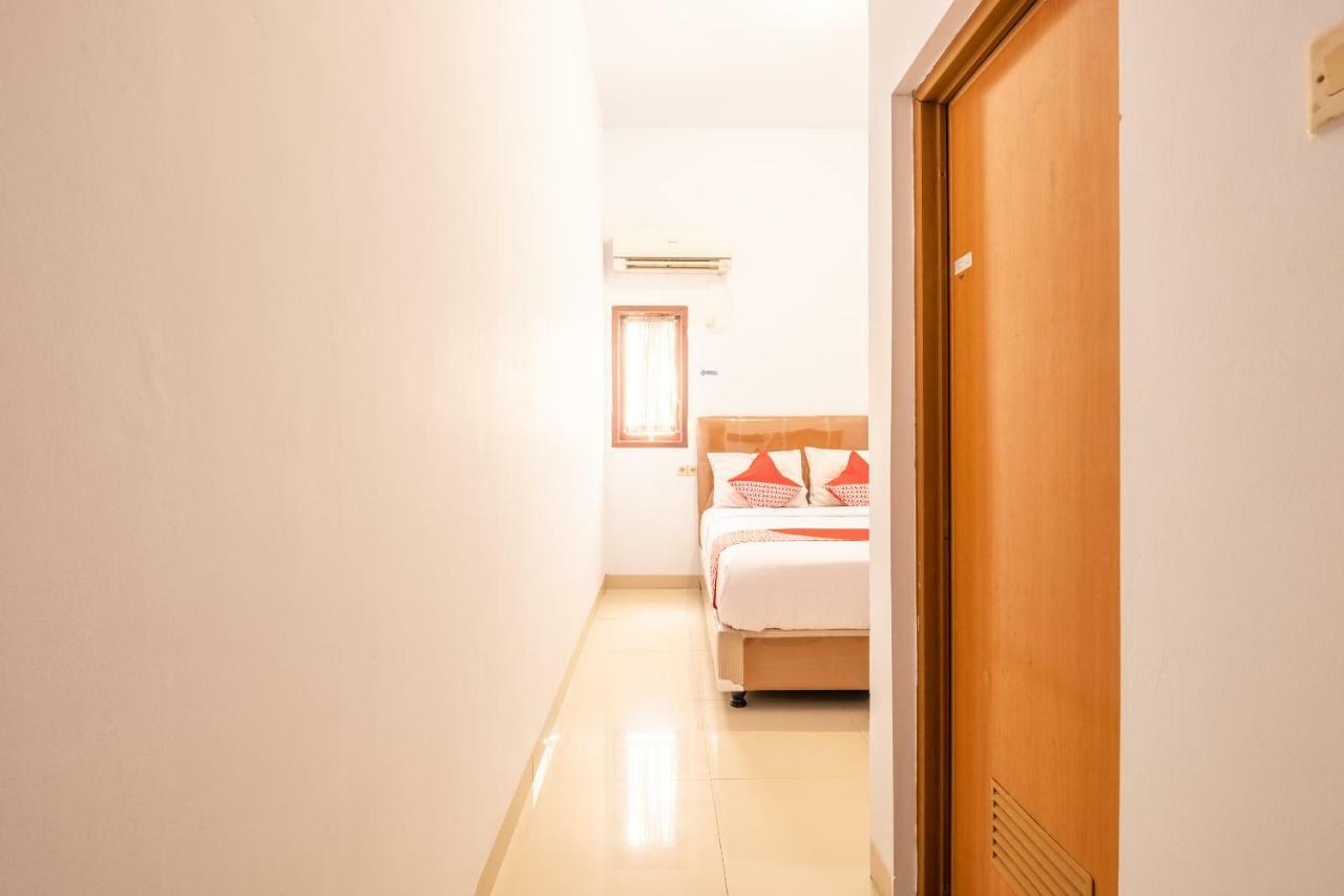 Oyo 863 Tenacity Guest House Syariah Чиребон Экстерьер фото