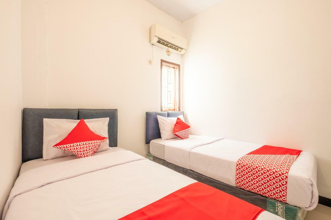 Oyo 863 Tenacity Guest House Syariah Чиребон Экстерьер фото