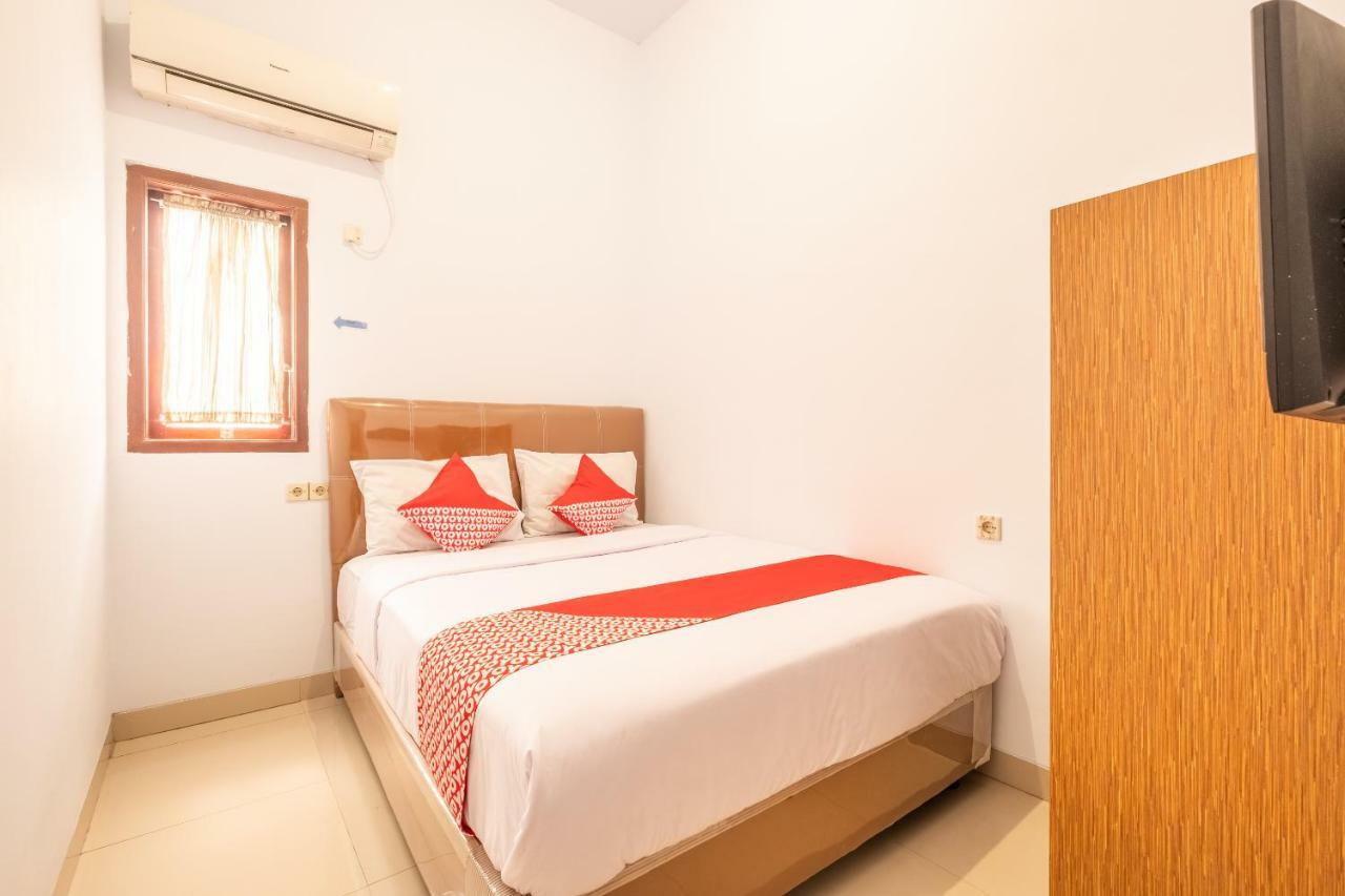 Oyo 863 Tenacity Guest House Syariah Чиребон Экстерьер фото