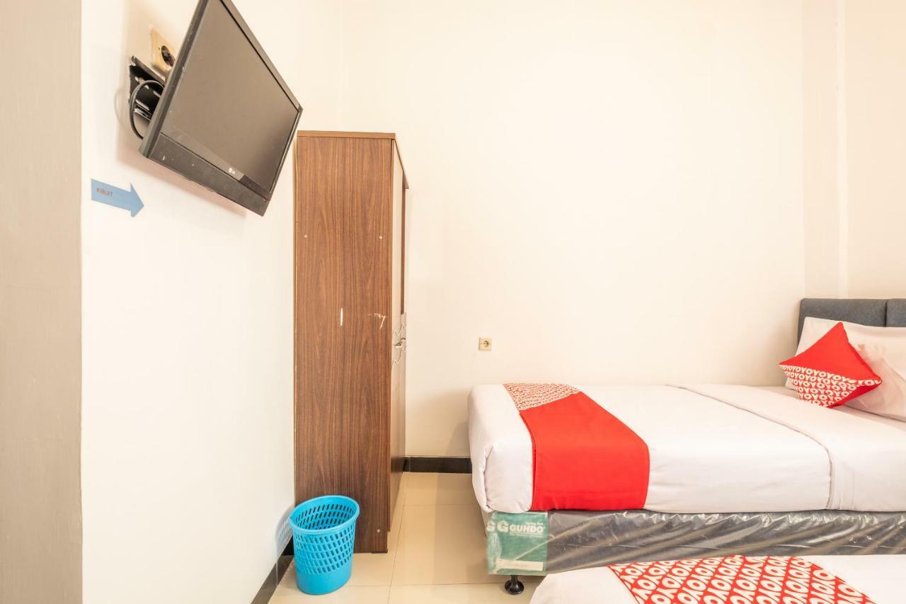 Oyo 863 Tenacity Guest House Syariah Чиребон Экстерьер фото