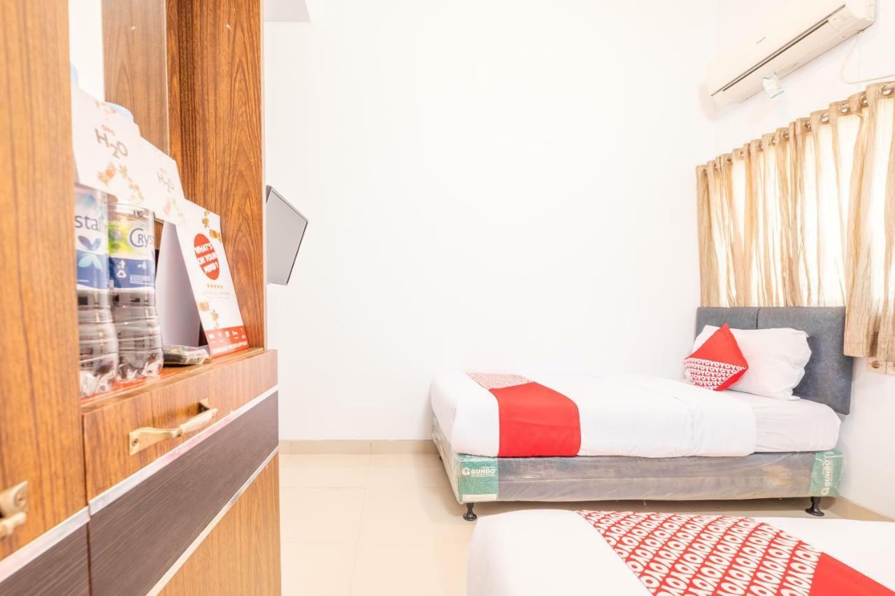 Oyo 863 Tenacity Guest House Syariah Чиребон Экстерьер фото