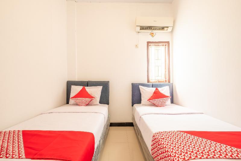 Oyo 863 Tenacity Guest House Syariah Чиребон Экстерьер фото